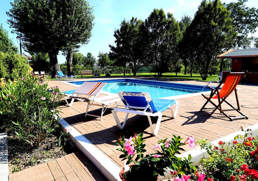 Isola Di Wight Bed & Breakfast San Michele al Tagliamento Exterior photo